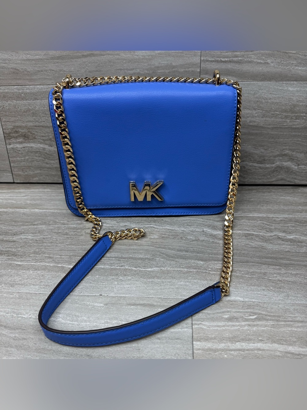 Michael Kors Mott Crossbody with Gold Chain in Oxford Blue
